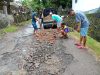 Soal Warga Rehab Jalan Poros Desa Lewat Swadaya, Kades Dan Prades Malingping Utara Tak Nampak Satu Pun Di Lokasi