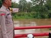 Personel Polsek Muara Kuang Pantau Debit Air Sungai Ogan, Kondisi Masih Normal Personel Polsek Muara Kuang Pantau Debit Air Sungai Ogan, Kondisi Masih Normal
