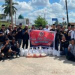 Forum Cakar Sriwijaya Kembali Tebar Kepedulian Melalui Program Jum’at Berkah di Bawah Jembatan Musi 4