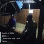 Anggota Polsek Leuwidamar Polres Lebak, Patroli Malam Hari Guna Mencegah Gangguan Kamtibmas
