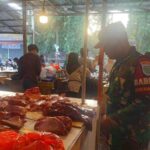 Babinsa Pantau Harga Sembako di Kedungwaringin, Pastikan Kebutuhan Pokok Tetap Terkendali