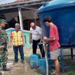 Mata Air untuk Sesama: Dedikasi Babinsa Dampingi Kebutuhan Air Bersih Warga