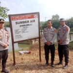 Kapolsek Muara Kuang Cek Ketersediaan Air dan Pasang Banner Pencegahan Karhutla