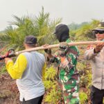 Satgas Gabungan Padamkan Titik Api di Pangkalan Lampam