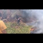 Polsek Air Kumbang Ground Check Hotspot di Desa Sidomulyo, Api Masih Belum Padam