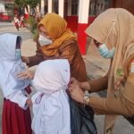 PTM SDN 142 Palembang Dimulai, Siswa Antusias Kembali Belajar di Tengah Kabut Asap