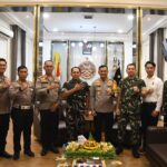 Hangat dan Penuh Keakraban, Polrestabes Palembang Beri Surprise HUT ke-81 TNI
