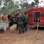 150 KK Dilanda Kekeringan, TNI Bergerak Kirim 16 Ribu Liter Air Bersih ke Sukasejati