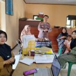 Kapolsek Malingping Polres Lebak Sambangi Prades Dan Masyarakat di Kantor Desa Cilangkahan