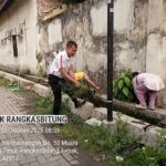 Green Policing,Kapolsek Rangkasbitung dan Warga Gotong Royong Bersihkan Selokan di Kampung Kongsen